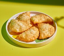 Мини-чебуреки с курицей