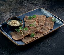 Отварной говяжий язык