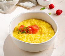 Каша рисовая на кокосовом молоке с манговым муссом