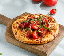 Хачапури с томатами и тархуном