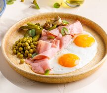 Глазунья с ветчиной