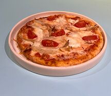 Мини-пицца сливочная с курицей