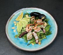 Салат с морепродуктами