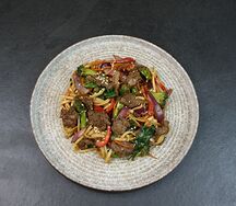 Лапша с говядиной в перечном соусе