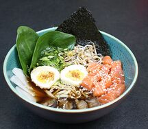 Рамен с лососем