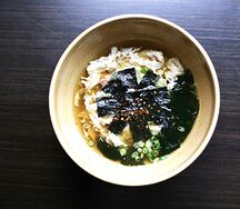 Крабовый суп с яйцом