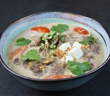 Острый говяжий суп с лапшой