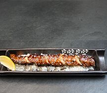 Угорь на рисе