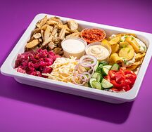 Шаверма Макси на тарелке с картофелем по-домашнему