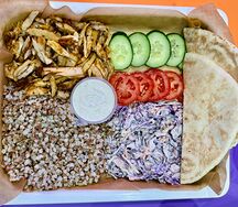 Шаверма на тарелке с гречкой