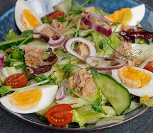 Легкий салат с тунцом