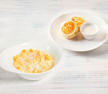 Завтрак с кашей и сырниками
