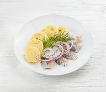 Сельдь с картофелем и луком