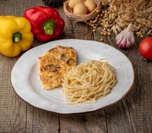 Филе куриное с грибами со спагетти