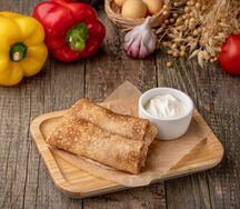 Блины с творогом и сметаной