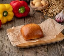 Пирожок с ветчиной и сыром