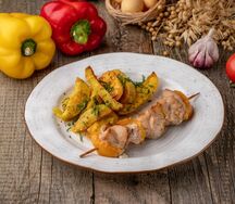 Шашлычок из мяса цыпленка с запеченным картофелем