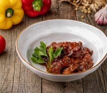 Говядина с черносливом (800гр.)