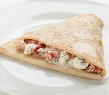 Блин с брынзой, помидорами и чесноком