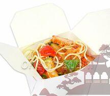 Вок свинина в кисло-сладком соусе с лапшой и овощами