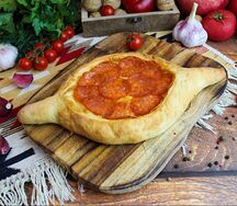 Хачапури по-аджарски с пепперони