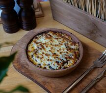 Аджапсандали с сыром на кеци