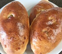 Пирожок с зеленым луком и яйцом