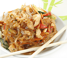 Харусаме Xl с овощами, курицей и кисло-сладким соусом