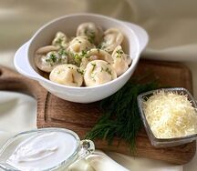 Пельмени с курицей и пармезаном