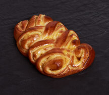 Булочка с творогом и абрикосом