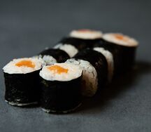 Мини-ролл с лососем