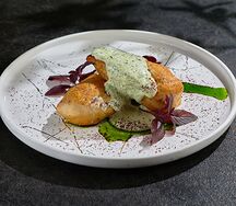 Куриная грудка со сливочным соусом песто
