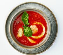 Томатный суп с морепродуктами