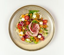 Салат с бужениной и маринованными опятами