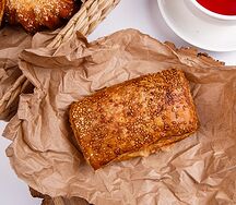 Слойка с сыром и ветчиной