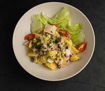 Тёплый салат с беконом