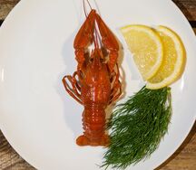 Крупные вареные раки по классическому рецепту