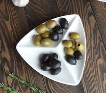 Ассорти оливок и маслин