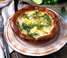 Сиг, запечённый с креветками, шпинатом и грибами