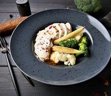 Куриная грудка гриль с овощами