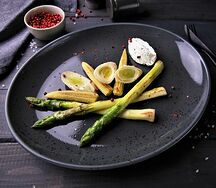 Спаржа с мини кукурузой