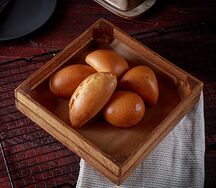 Пирожок с зеленым луком и яйцом