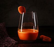 Свежевыжатый морковный сок
