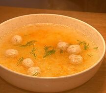 Куриный с домашней лапшой и фрикадельками