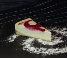 Чизкейк Нью-Йорк с клубникой