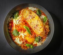 Итальянская яичница с фасолью и нутом