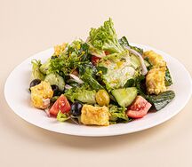 Салат с жаренным сыром