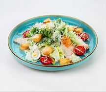 Цезарь Ага с курицей