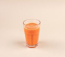 Свежевыжатый морковный сок