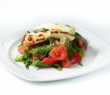Салат с сыром халлуми